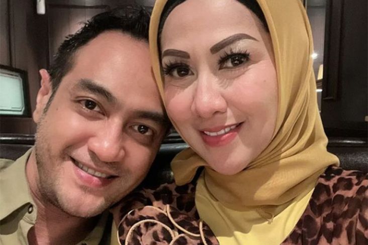 Ferry Irawan Beri Hadiah...