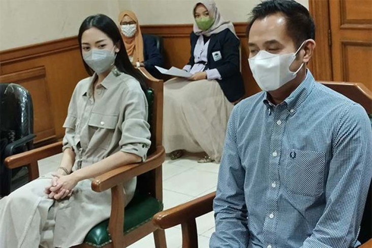 Tok! Ririn Dwi Ariyanti...