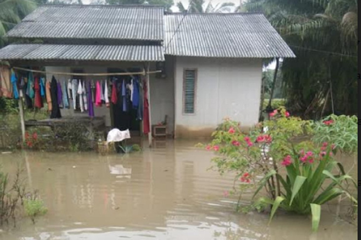Banjir Terjang Kabupaten...