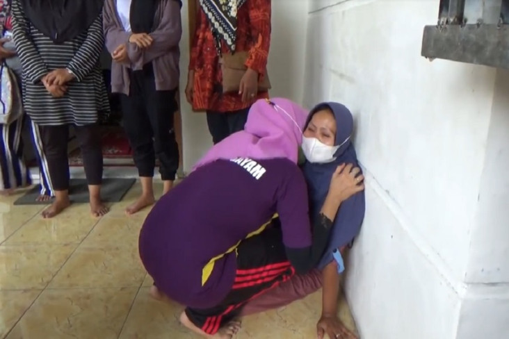 Tangis Pecah di Jombang,...