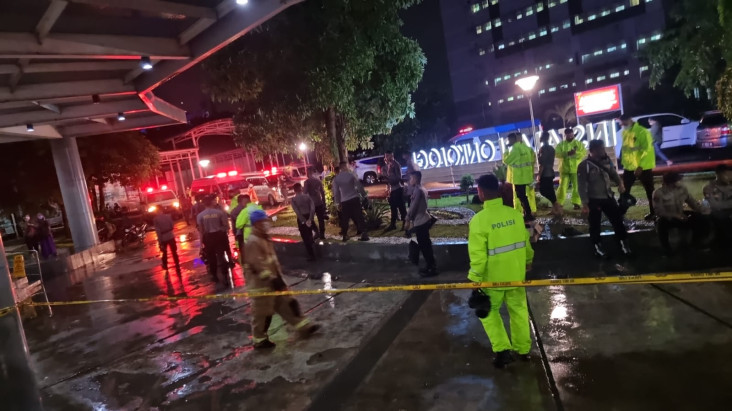 70 Polisi Bantu Evakuasi...