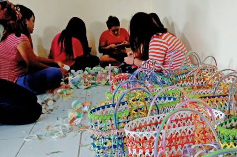 Menyulap Gelas Plastik...