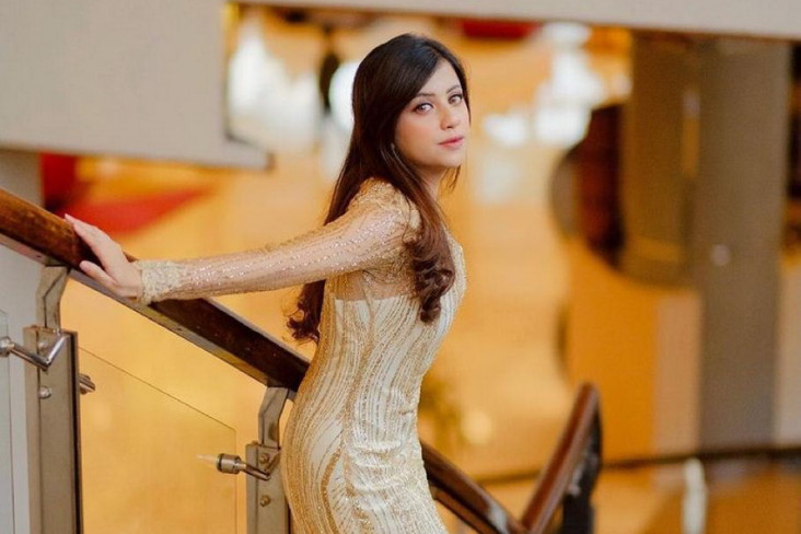 Jadi Idola Remaja, Fahira...
