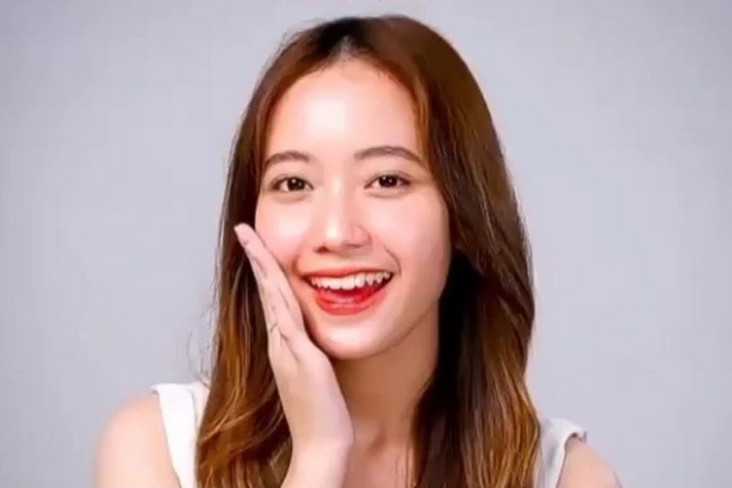 Menggunakan Skincare...