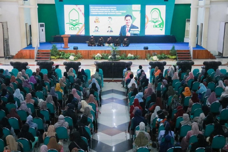 Penuhi Aula IAIN Ponorogo,...