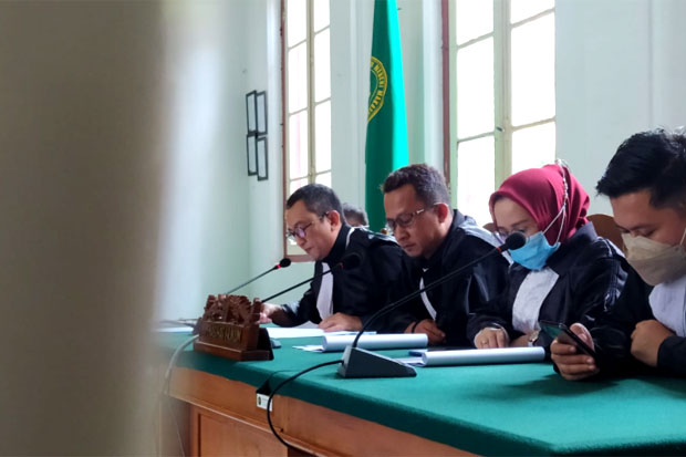 Sidang Eksepsi, Pengacara...