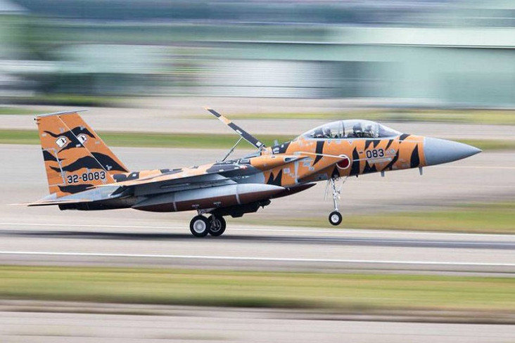 Kru Jet Tempur F-15...