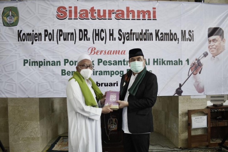 Kunjungi Ponpes Al-Hikmah...