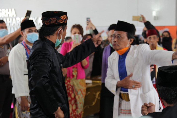 Didukung Universitas...