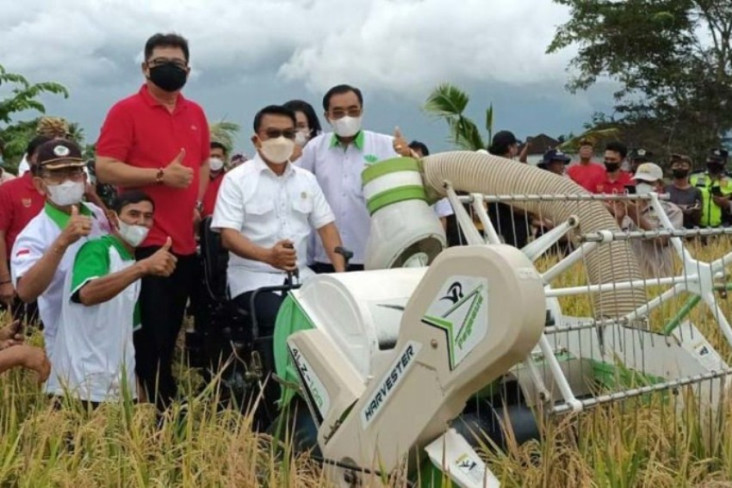 Petani Jadi Terbantu,...
