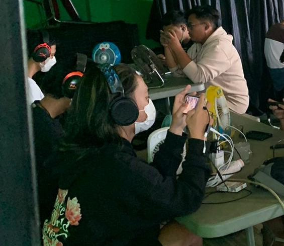 21 Tim Esport Berebut...
