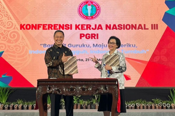 Kembangkan SDM, Ary...