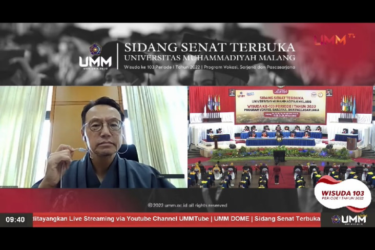 Wow, Wisudawan UMM Diwejang...