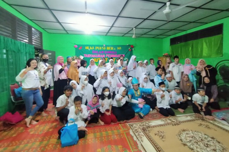 Ultah, STI Berbagi Kebahagiaan...