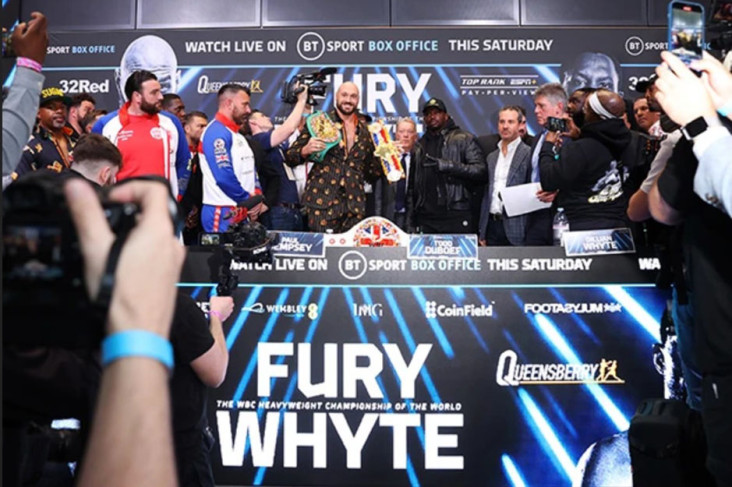 Tyson Fury Lebih Berat...