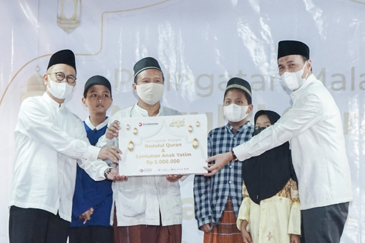 Tahun Akselerasi, Bank...