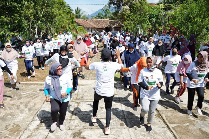 Teman Sandi Gelar Senam...