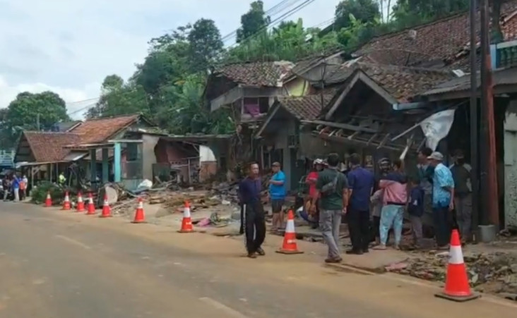 Olah TKP Kecelakaan...