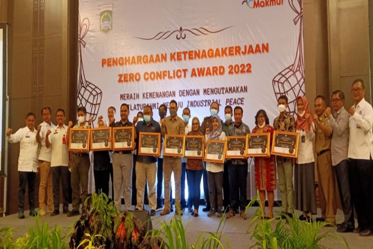 Raih Predikat Zero Conflict,...