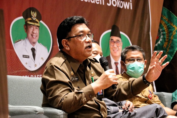 Jokowi Pindahkan Ibu...