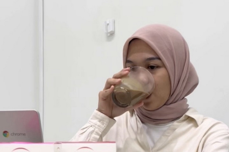 Menikmati Kopi Tanpa...