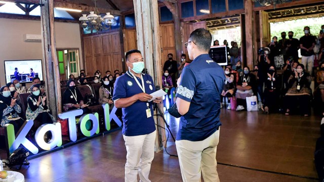Sandiaga Uno Beri Modal...