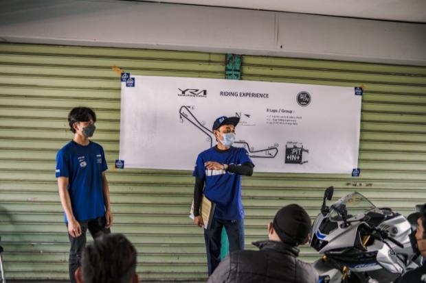 Ajang bLU cRU Jadi Wadah...