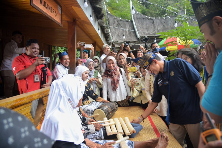Saat Kunjungan ke Desa...