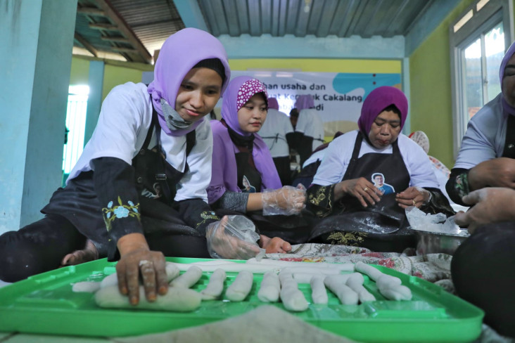 Emak-emak Relawan Sandiaga...