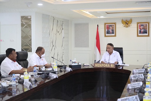 Menpora Amali Terima...