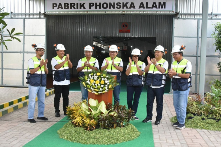Petrokimia Gresik Resmikan...