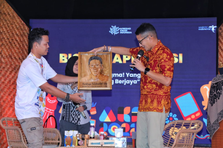 Sandiaga Uno Puji Karya...