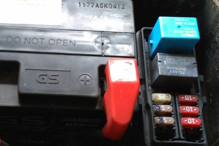 Cara Atasi Sekring Mobil...