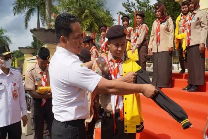 Bupati Lamandau Hendra...
