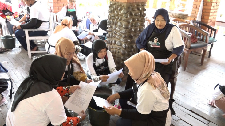 Bantu Buka Lapangan...