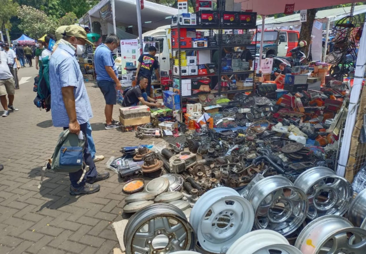 Serunya Berburu Komponen...