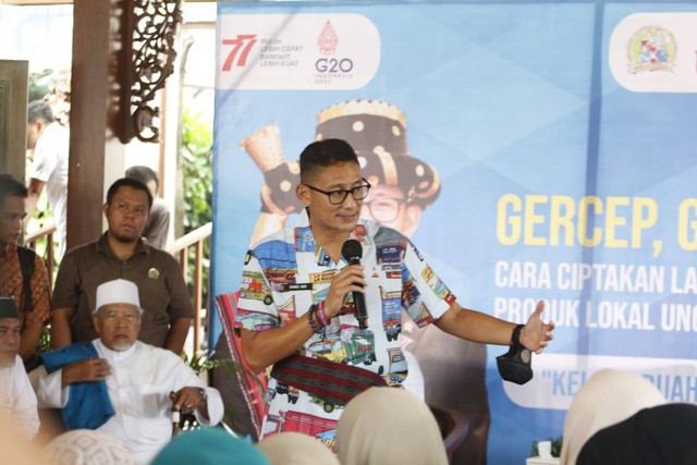 Sandiaga Uno Berbagi...