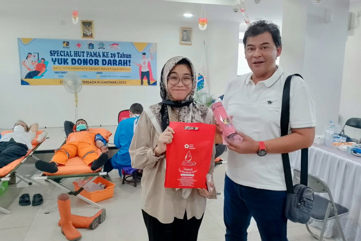 Rayakan Ultah Ke-29,...
