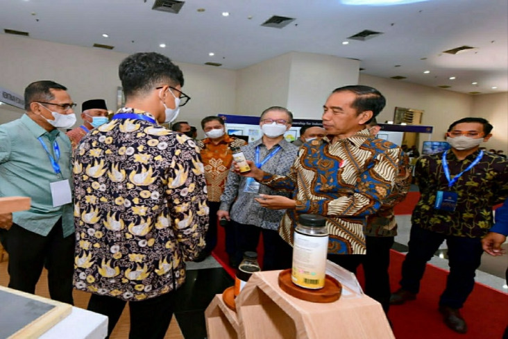 Dukung UMKM Naik Kelas,...