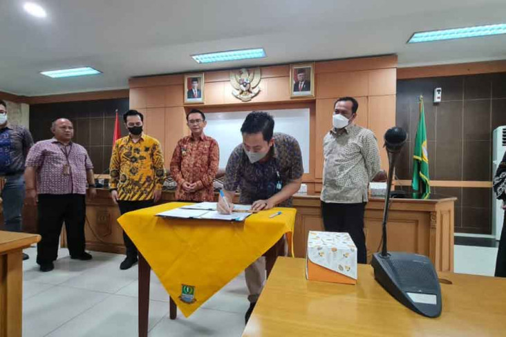 Pemkab Bekasi dan PLN...