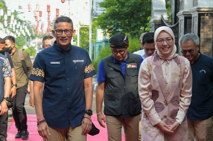 Dongkrak Penjualan,...