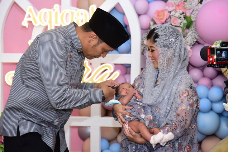 Dikaruniai Putri Pertama,...