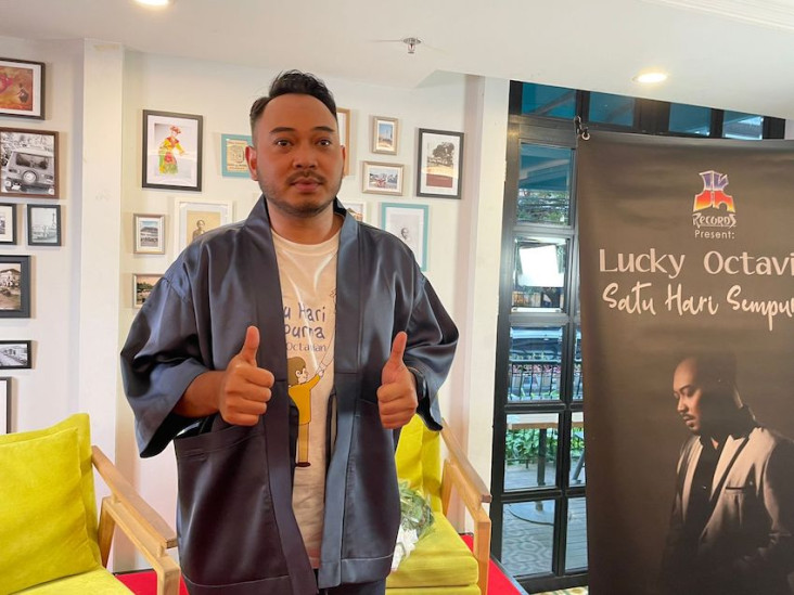 Rilis Album Satu Hari...