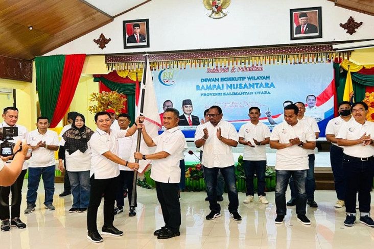 Dilantik Jadi Ketua...