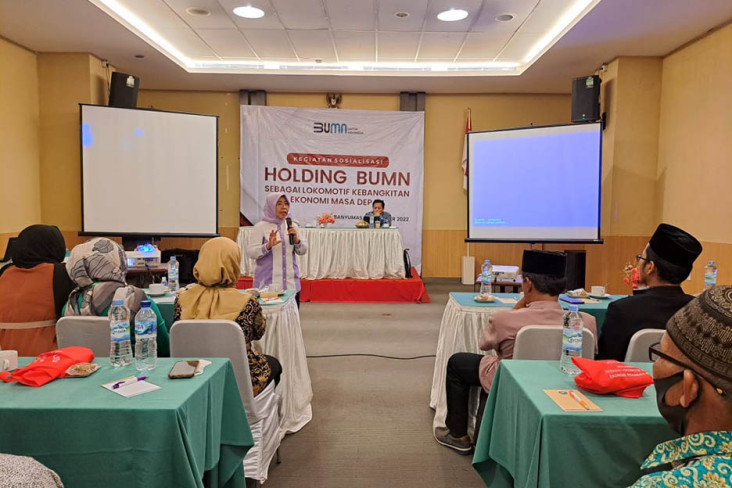 Holding BUMN Perkuat...