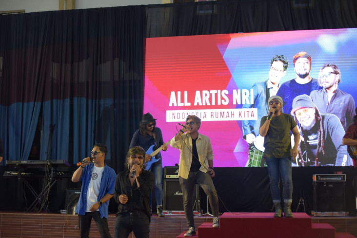 Ajak Musisi Mainkan...