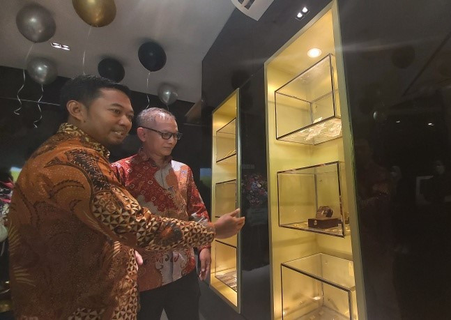 Butik Emas Logam Mulia...