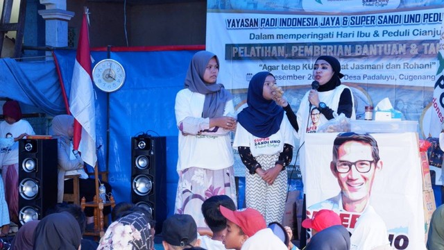 Relawan SandiUno Hibur...