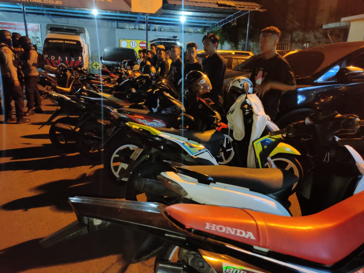 Kejar-kejaran dengan...