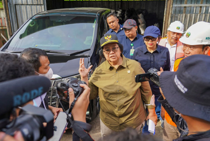 Tuntaskan Masalah Sampah,...